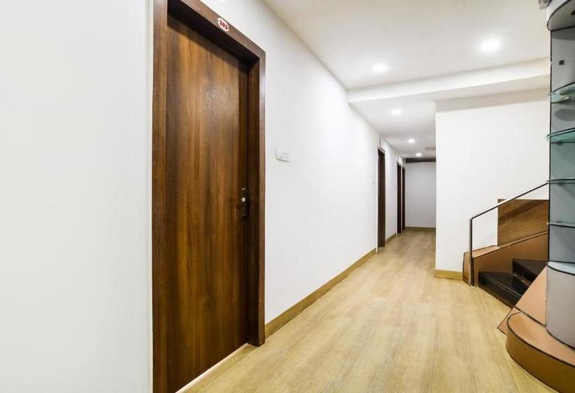 Hotel Capital O Ind679  Rajwada Palace