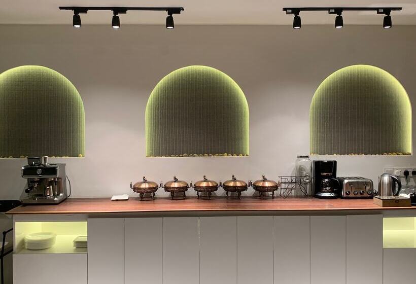 هتل Courtyard Guesthouse