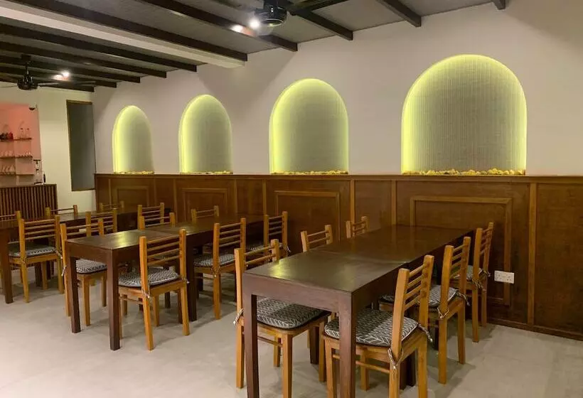 هتل Courtyard Guesthouse