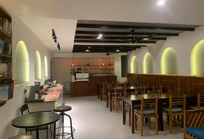 هتل Courtyard Guesthouse