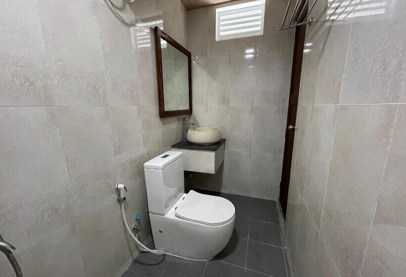 هتل Courtyard Guesthouse