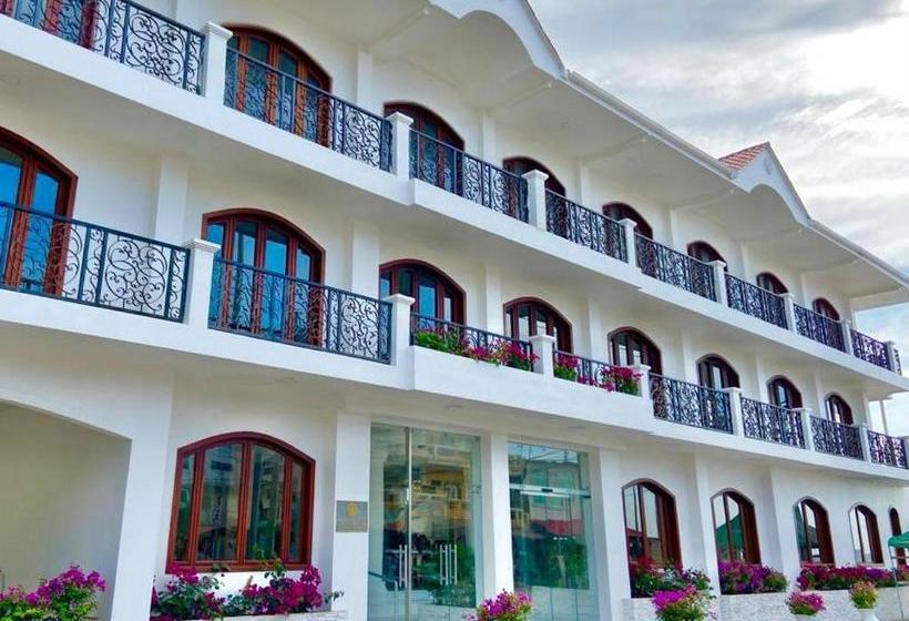 ホテル Montañablu