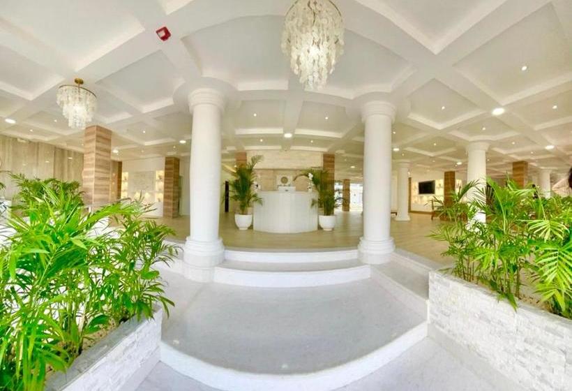 ホテル Montañablu