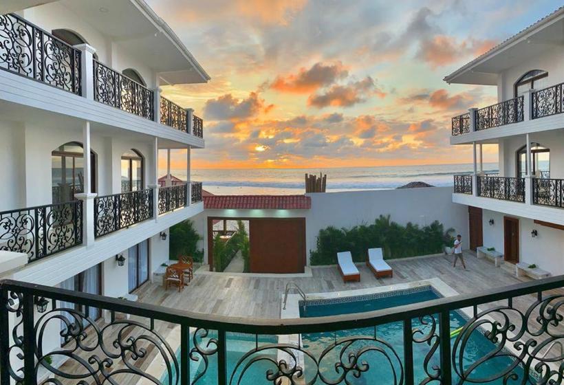 ホテル Montañablu