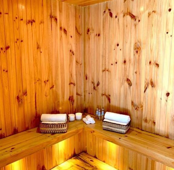 ホテル Montañablu