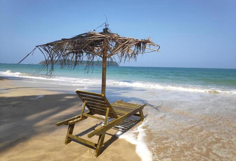 هتل Oliver`s Laguna Eco Lodge