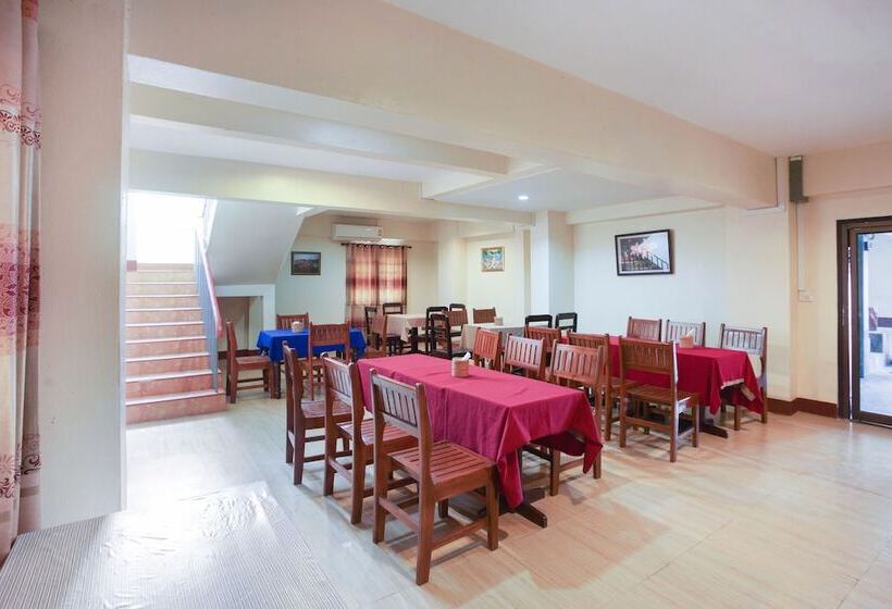 Hotel Oyo 75388 P2 Place