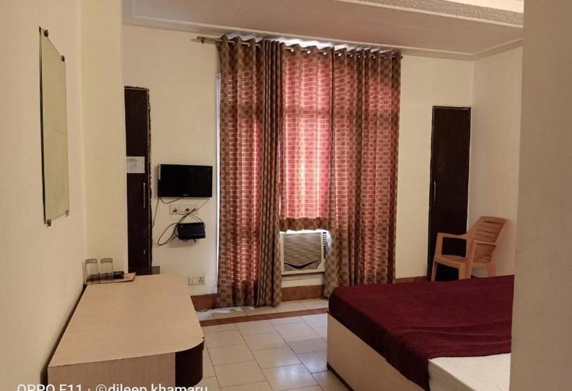 בית מלון כפרי Panchsheel Varanasi