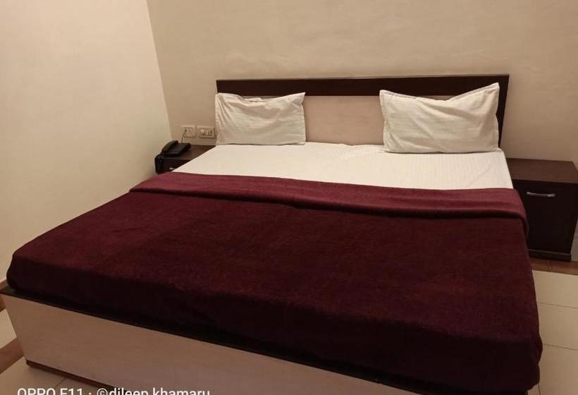 בית מלון כפרי Panchsheel Varanasi