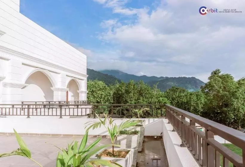 ホテル The Grand Pearl Resort