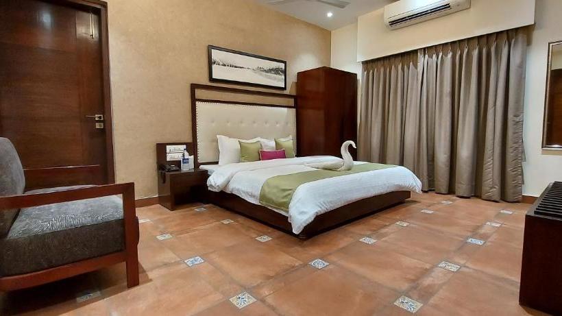 Hotel The Palm Aryan A Boutique