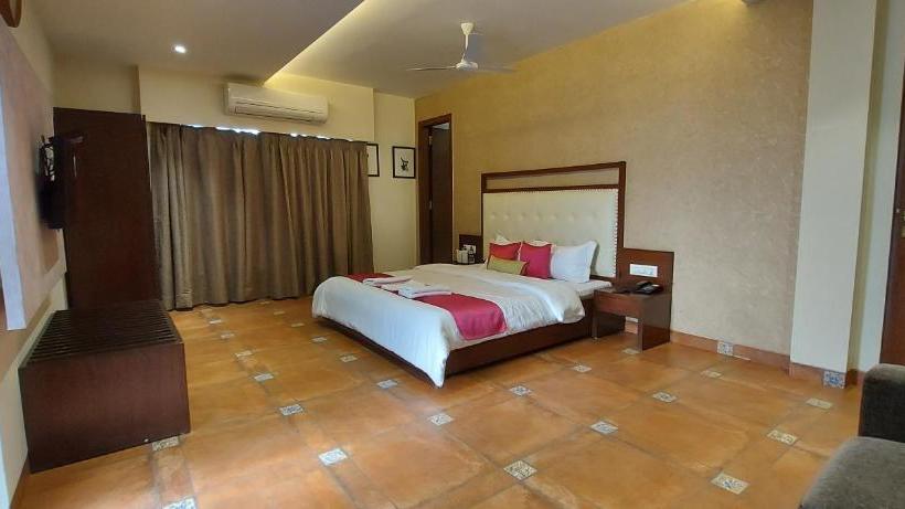 Hotel The Palm Aryan A Boutique