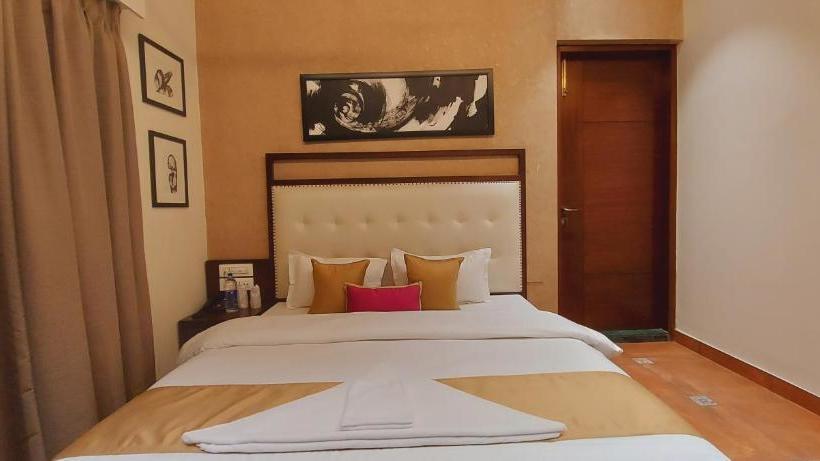 Hotel The Palm Aryan A Boutique