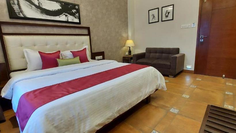 Hotel The Palm Aryan A Boutique