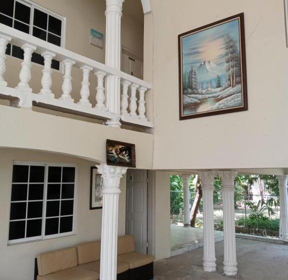 تختخواب و صبحانه Grace Garden Guesthouse