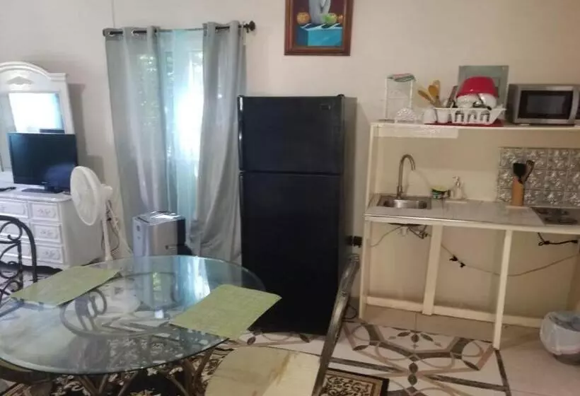 تختخواب و صبحانه Grace Garden Guesthouse