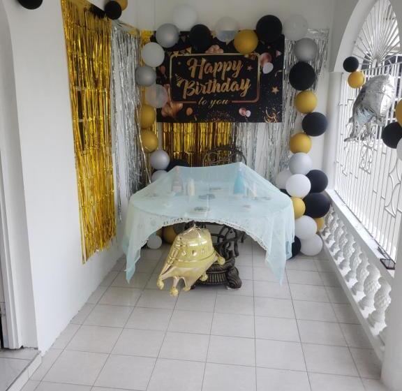 تختخواب و صبحانه Grace Garden Guesthouse