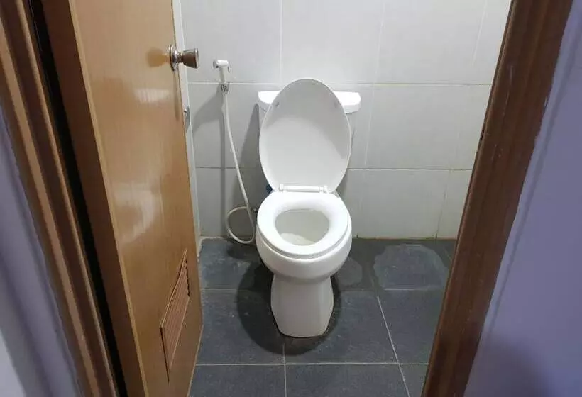 ホテル Bambi Gading Serpong