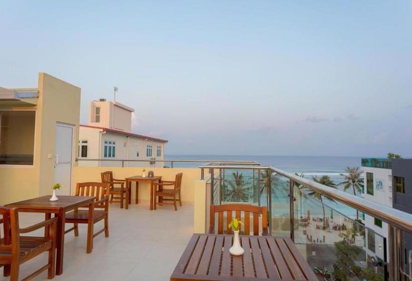 Hotel Eleven Trees Maldives