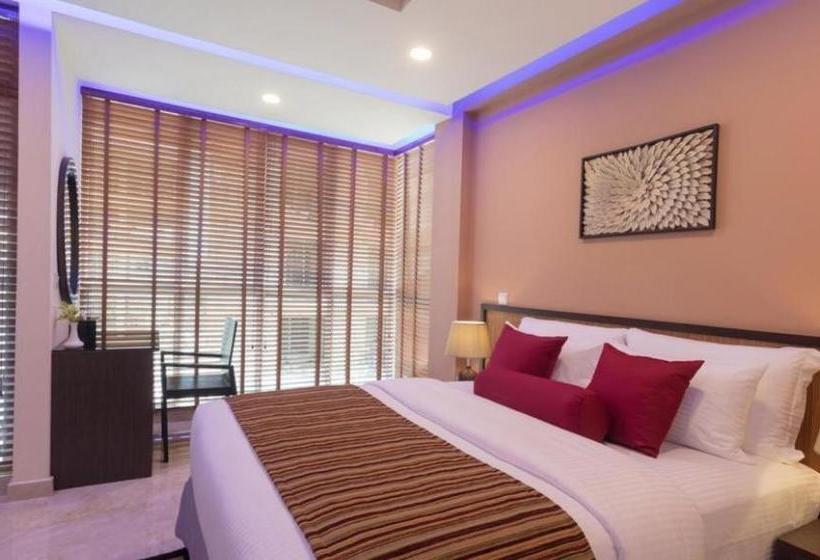 Hotel Eleven Trees Maldives