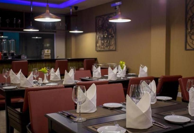 Hotel Eleven Trees Maldives