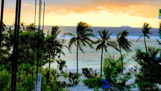 Hotel Eleven Trees Maldives