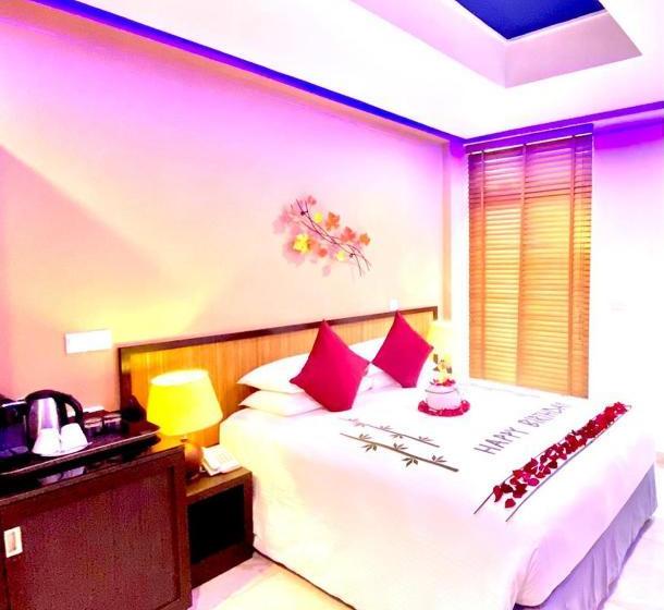 Hotel Eleven Trees Maldives