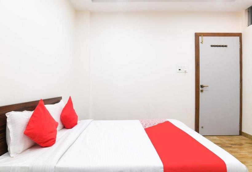 Отель Oyo 77772  Ss Blu