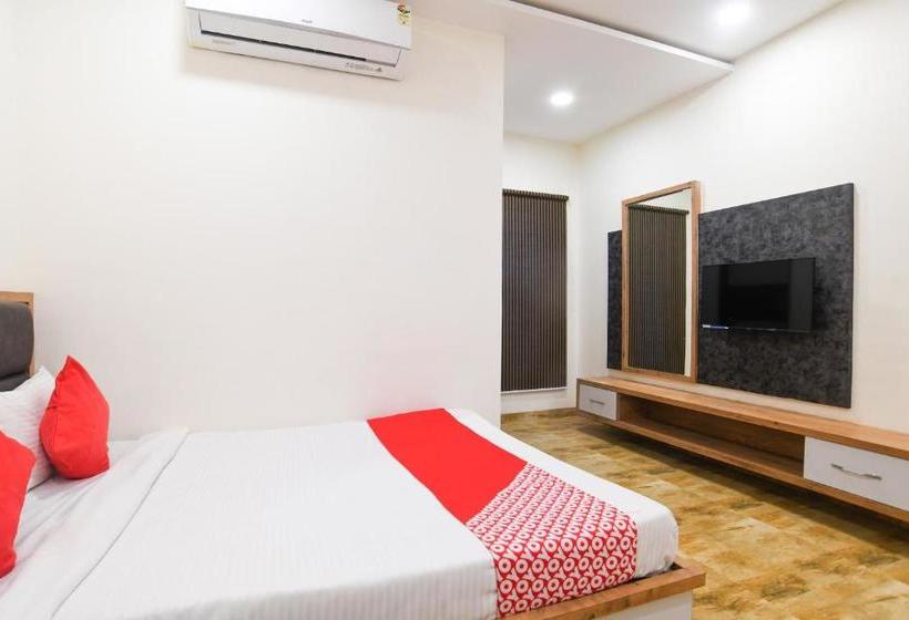 Отель Oyo 77772  Ss Blu