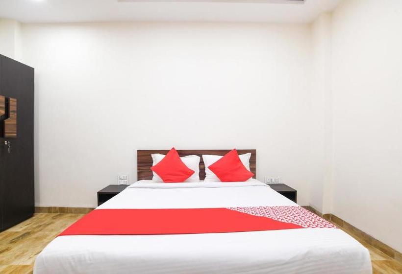 Отель Oyo 77772  Ss Blu