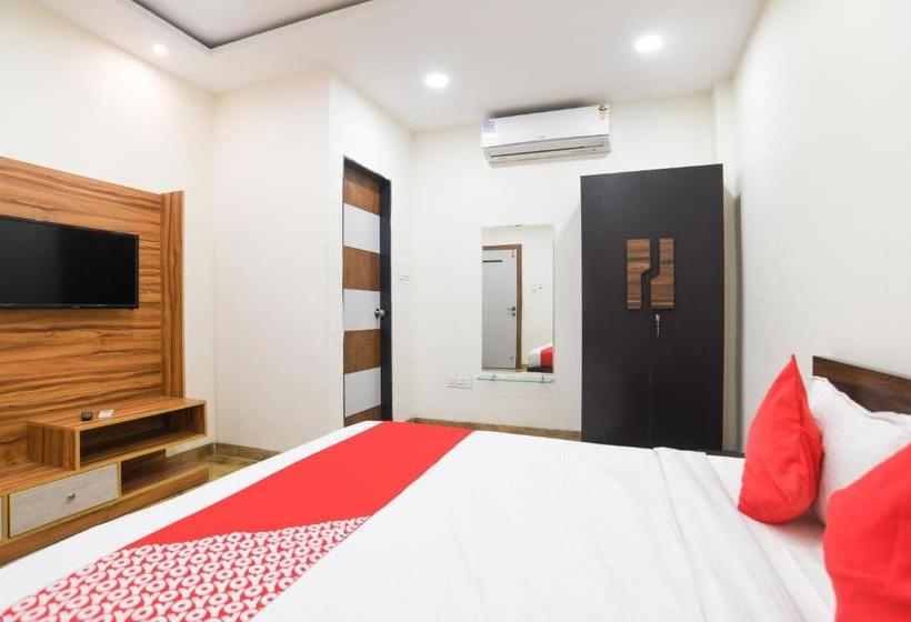 Отель Oyo 77772  Ss Blu