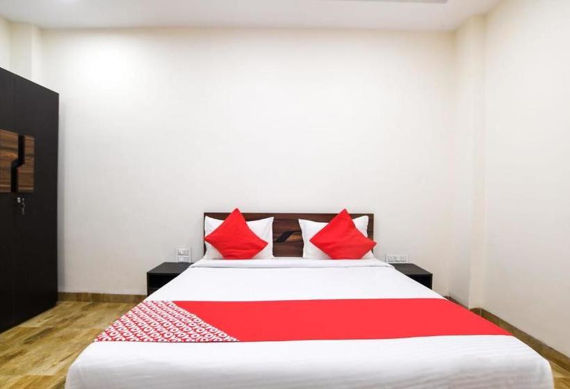 Отель Oyo 77772  Ss Blu