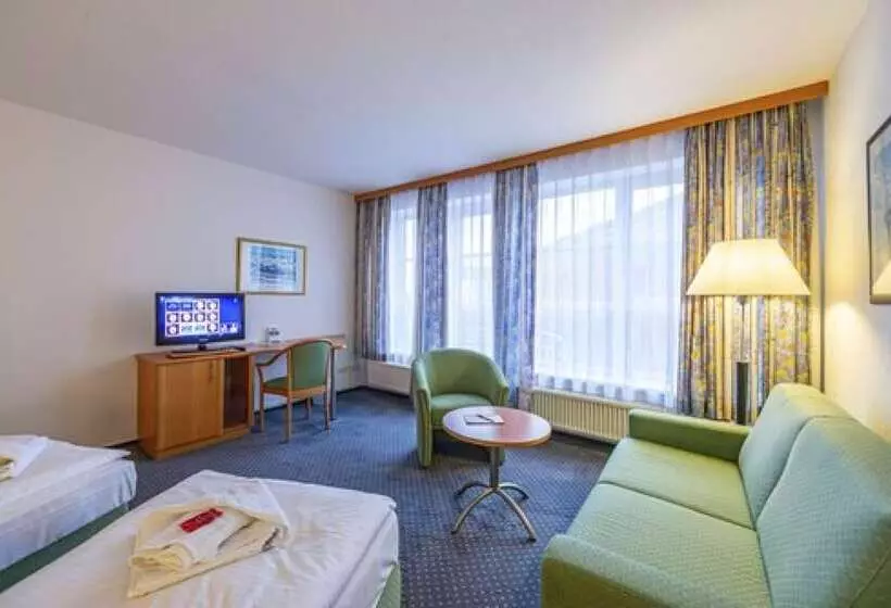 Hotelli Rostock West Im  Kritzmow Park