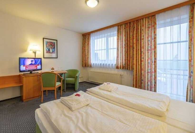 酒店 Rostock West Im  Kritzmow Park