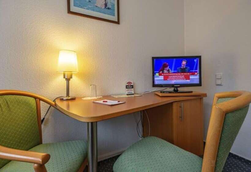 酒店 Rostock West Im  Kritzmow Park