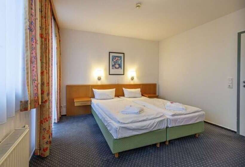 酒店 Rostock West Im  Kritzmow Park