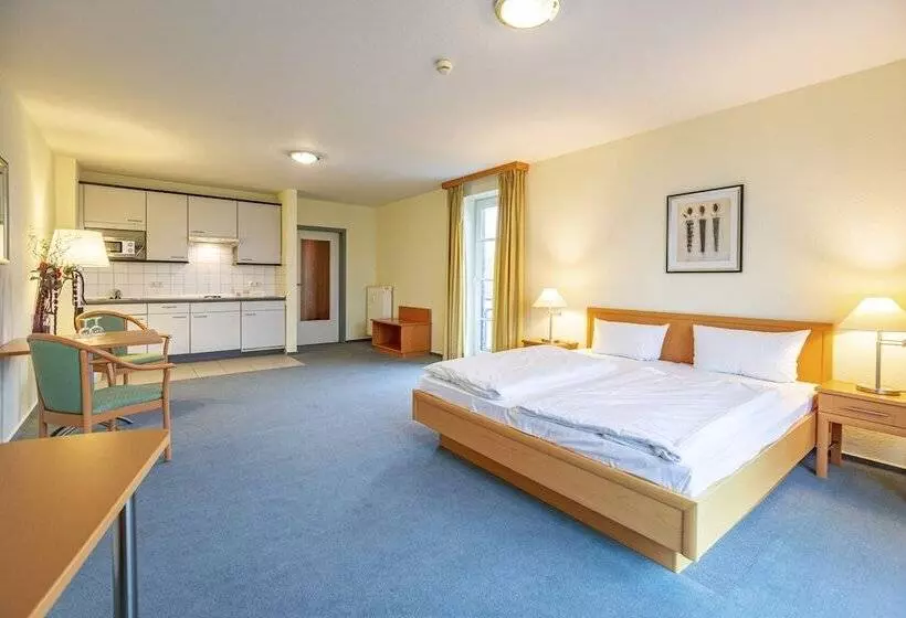 Hotelli Rostock West Im  Kritzmow Park