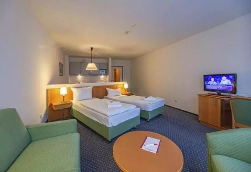 Hotelli Rostock West Im  Kritzmow Park