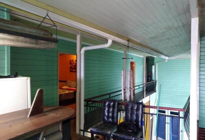 هتل The Lighthouse At Casa Max