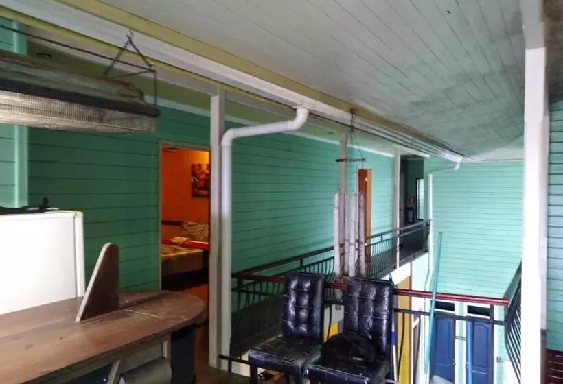 هتل The Lighthouse At Casa Max