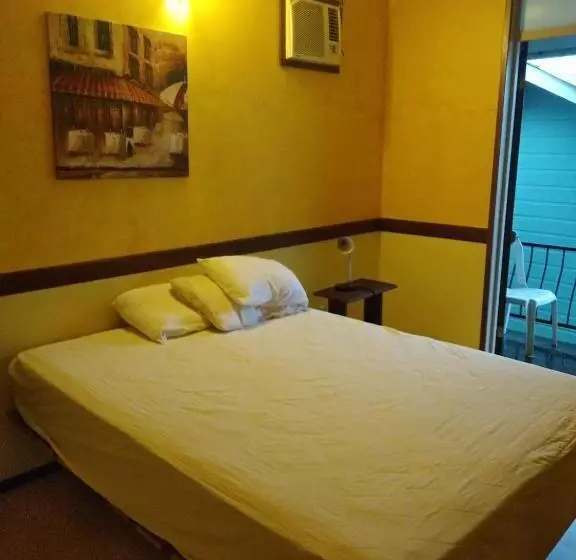 هتل The Lighthouse At Casa Max