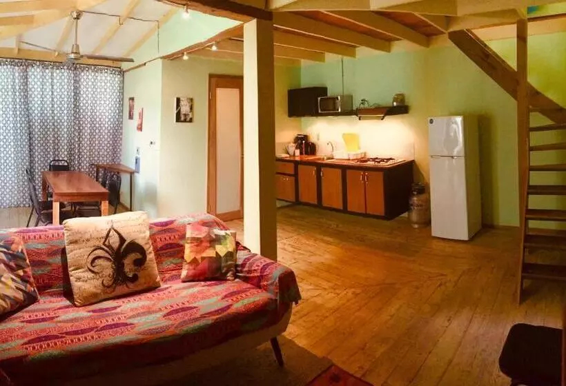 هتل The Lighthouse At Casa Max