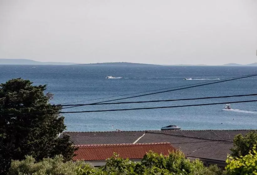 ペンション Apartments Ljubica Banjol