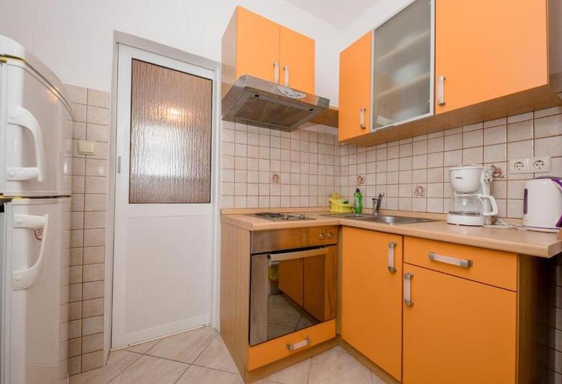 Pension (Hôtel basse catégorie) Apartments Ljubica Banjol