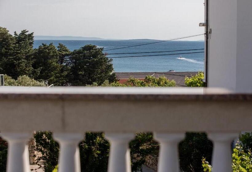 Pension (Hôtel basse catégorie) Apartments Ljubica Banjol