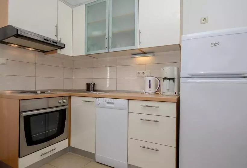 ペンション Apartments Ljubica Banjol