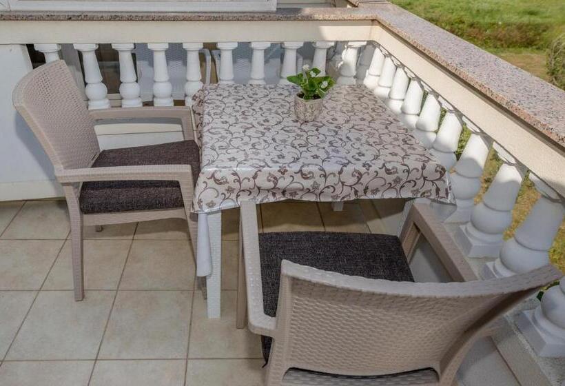 Pension (Hôtel basse catégorie) Apartments Ljubica Banjol