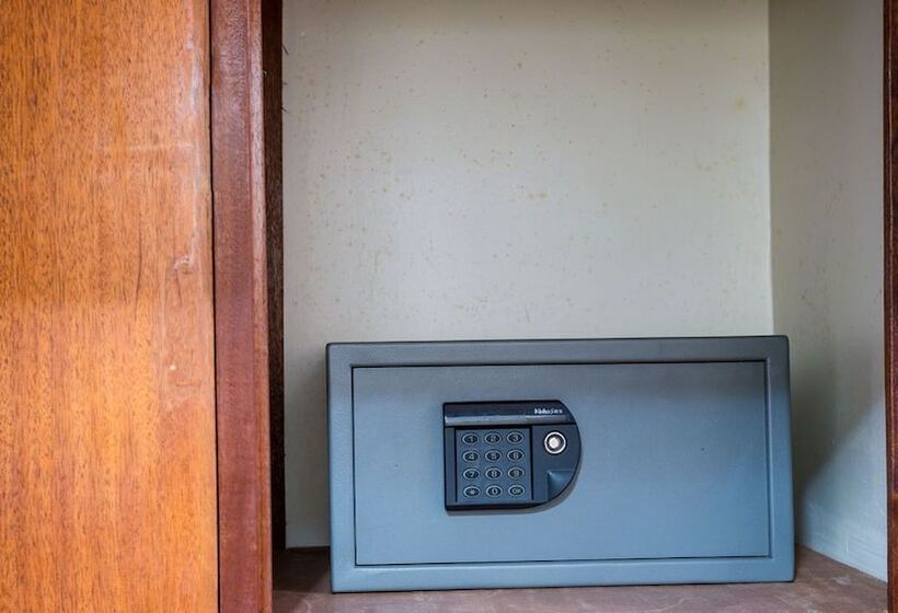 پانسیون Trendy Deluxe Single Rooms In Masaka   2