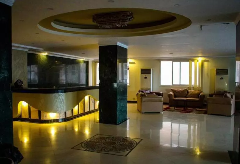 Boulevard Apartment