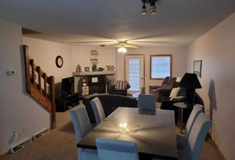 Condos At 530 E. Hiawatha